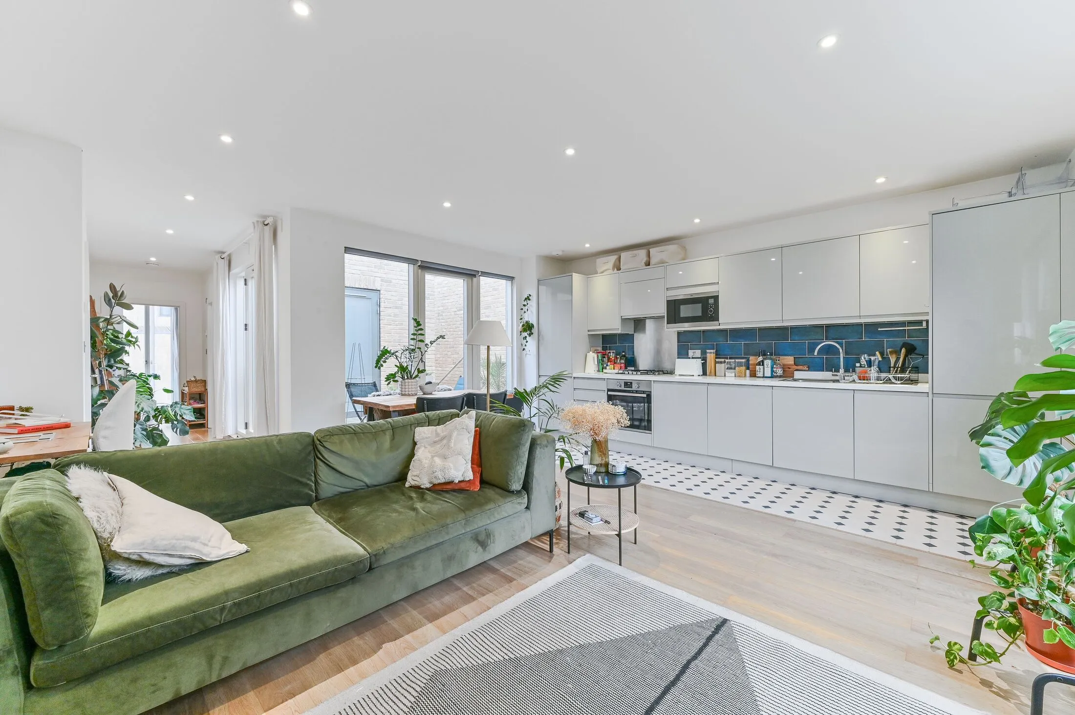 Flat Norfolk Road in Greater London