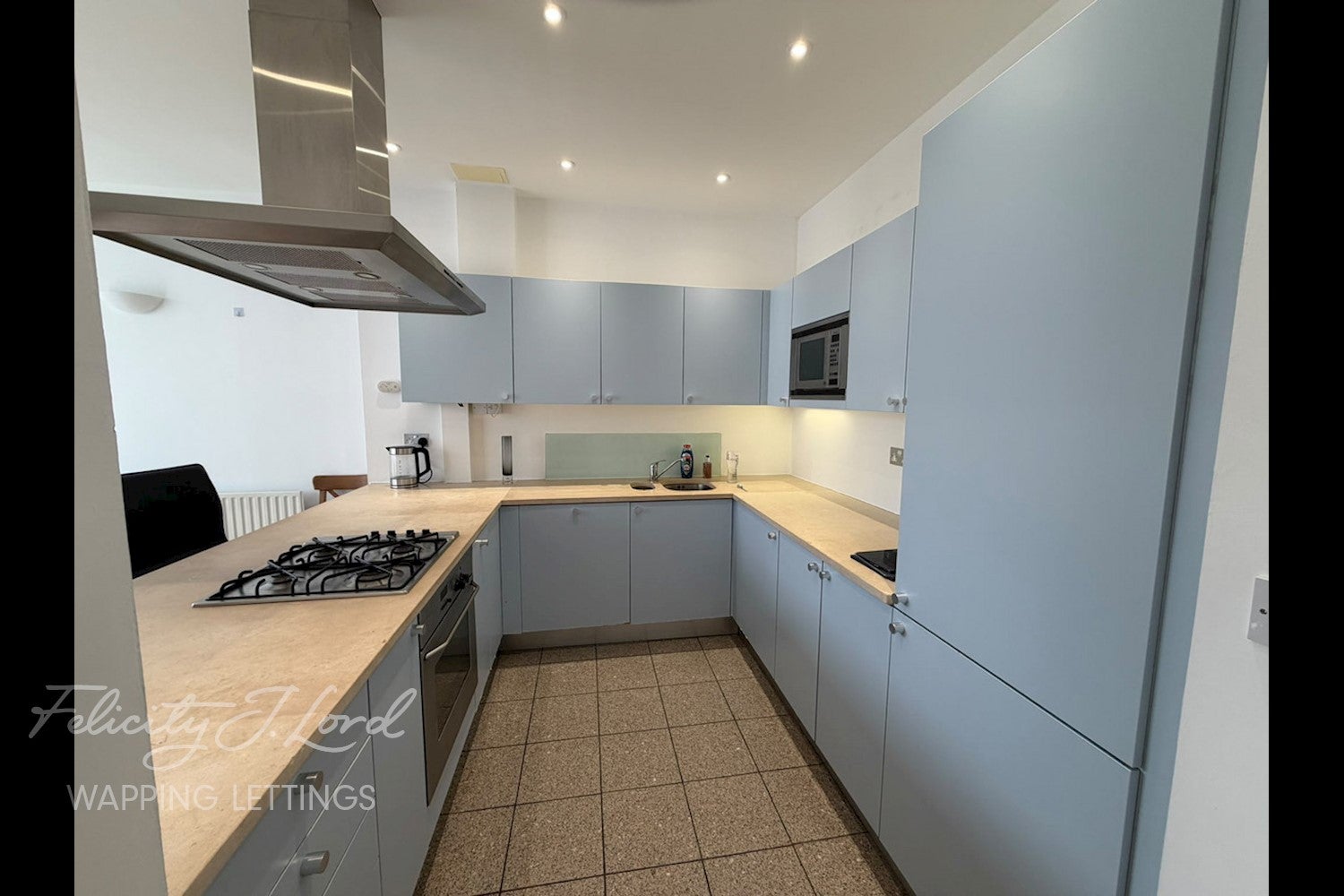 Flat Monza Street in Greater London