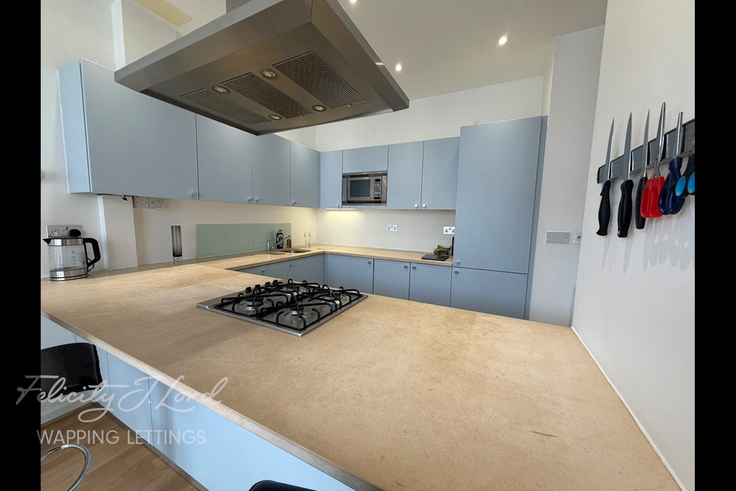 Flat Monza Street in Greater London