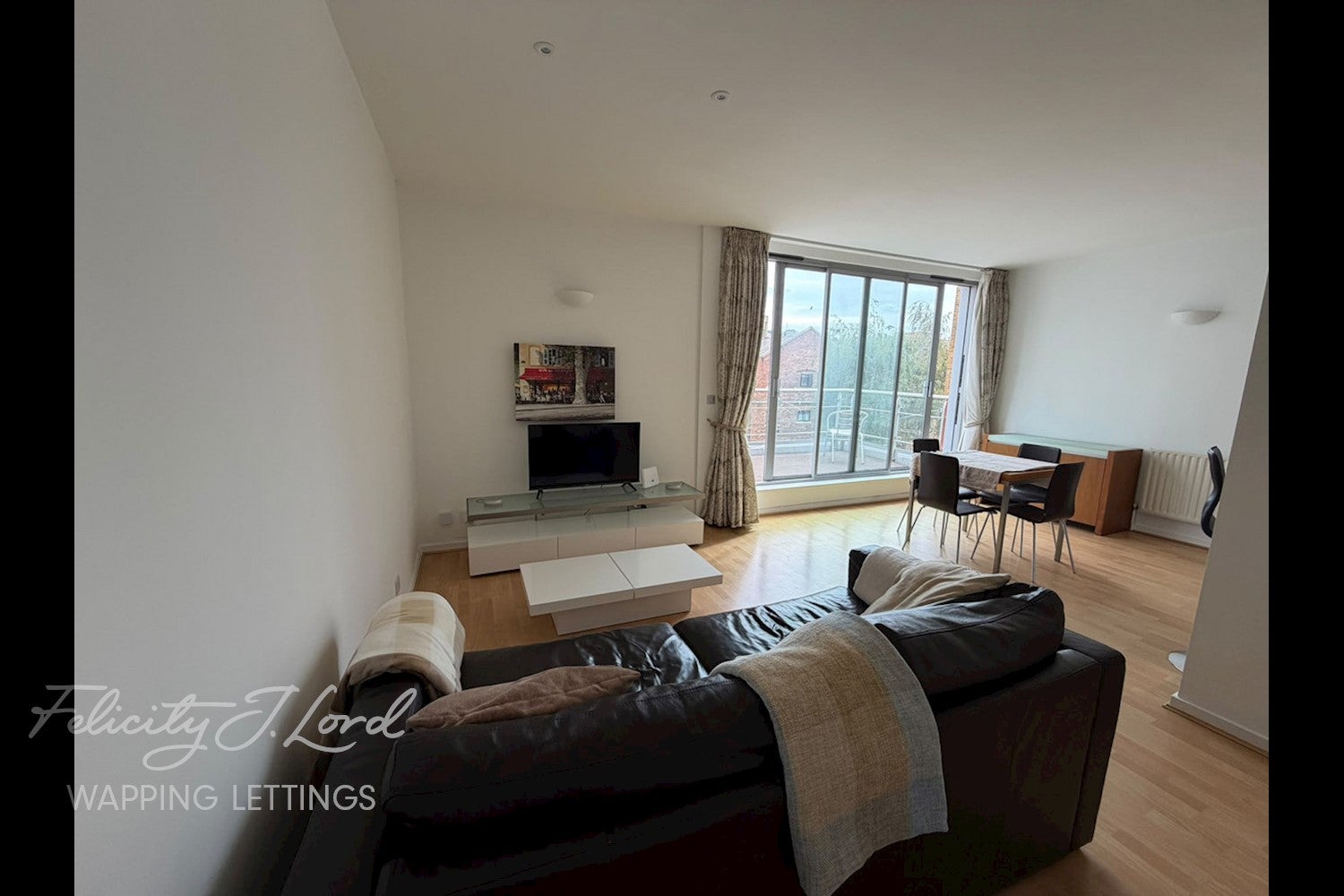 Flat Monza Street in Greater London