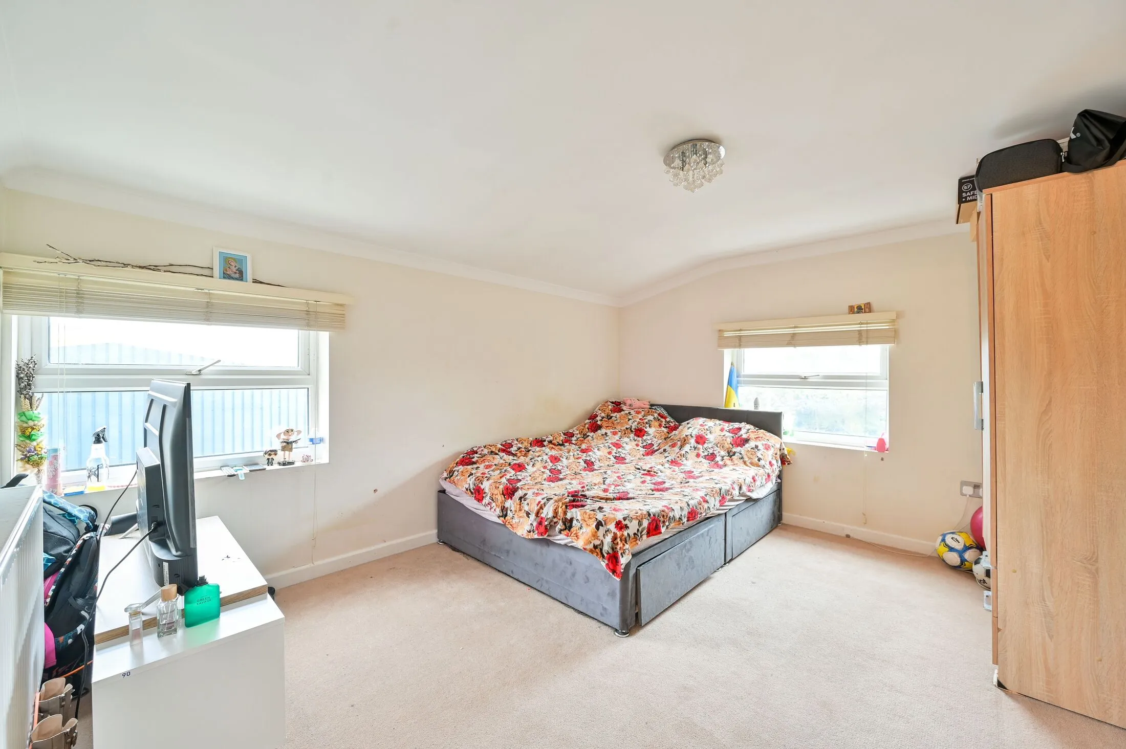 Flat Ilderton Road in Greater London