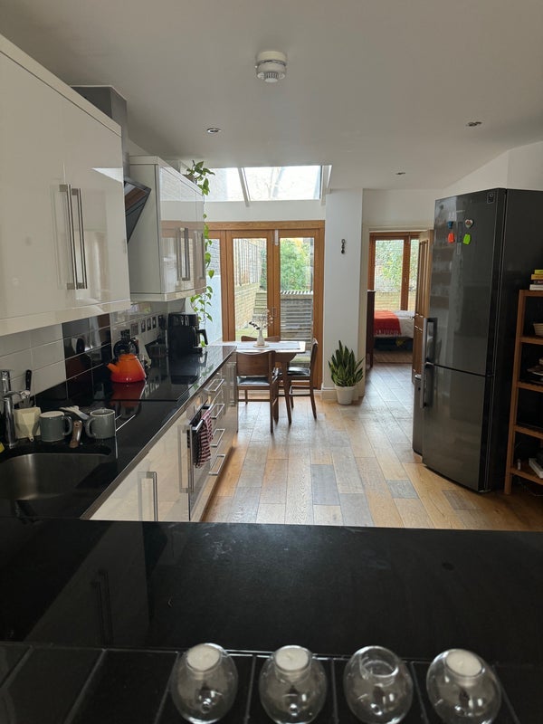 House Glenarm Road in Greater London