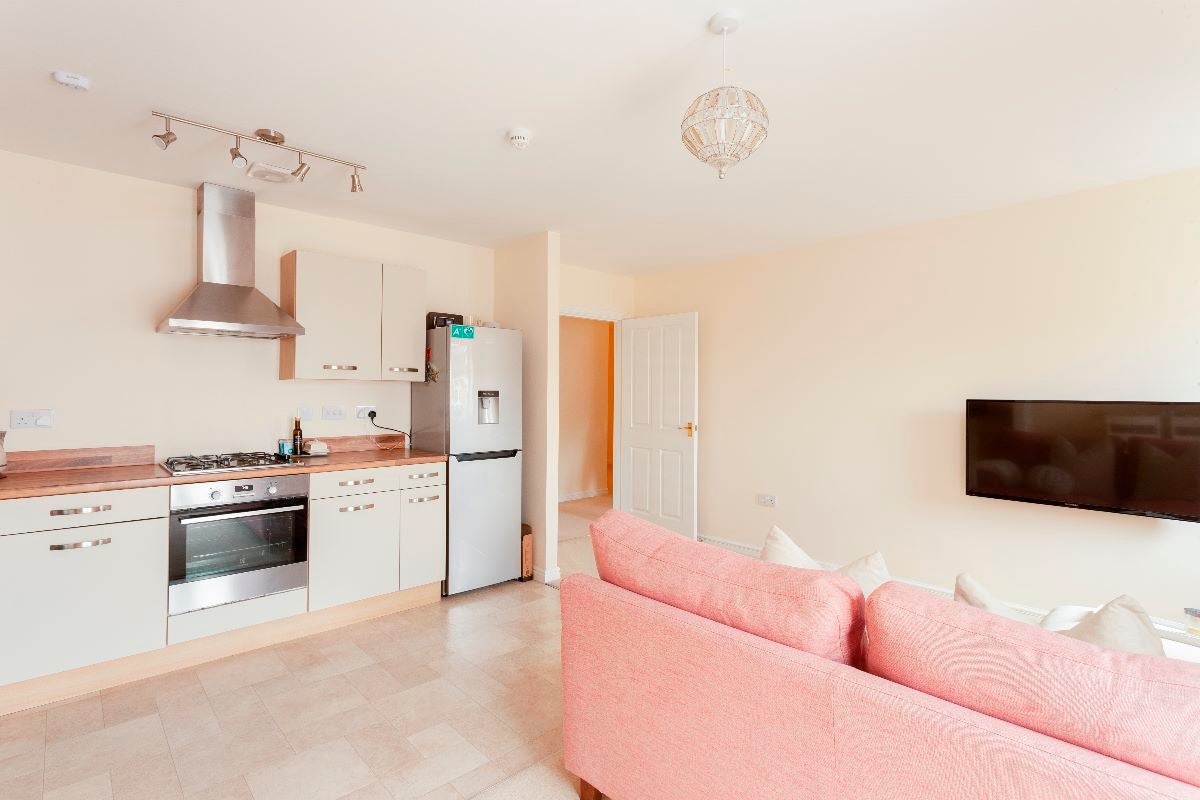 Flat Mascroft Road in Trowbridge