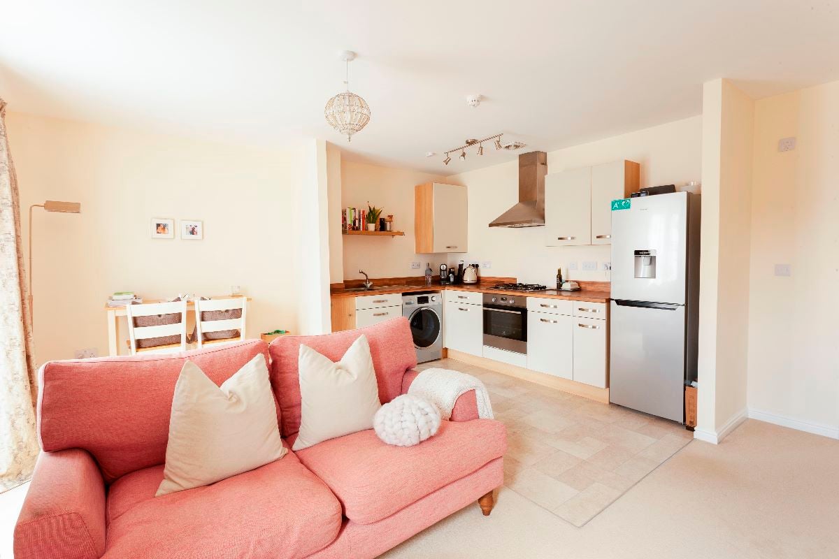 Flat Mascroft Road in Trowbridge