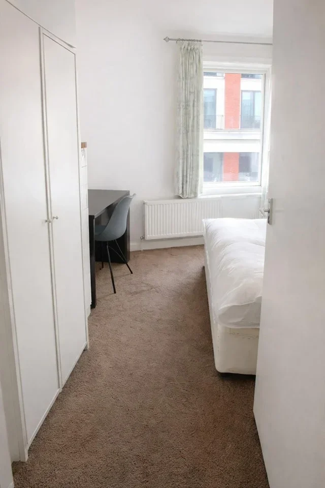 Room Pickets Street in Greater London