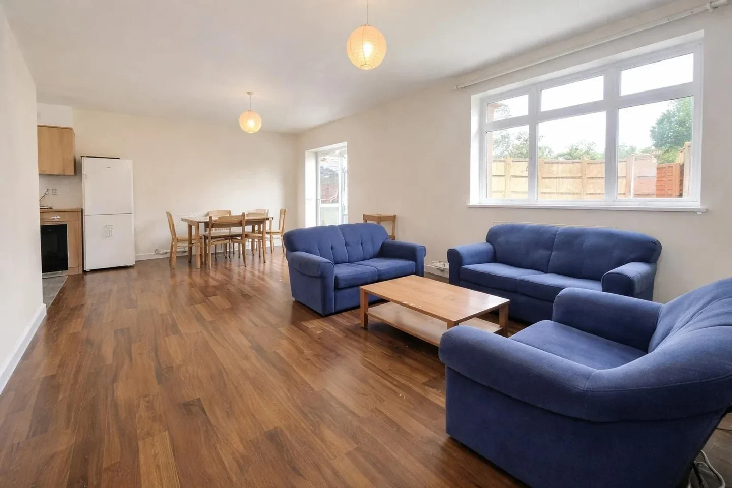 Room Pickets Street in Greater London