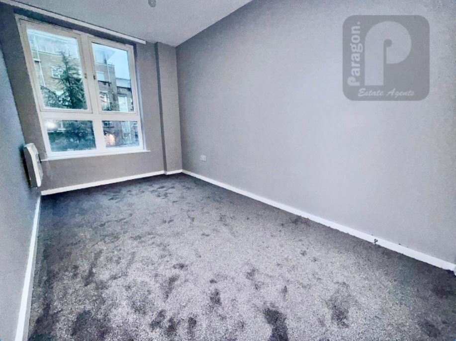 Flat Elmfield Way in City of Westminster