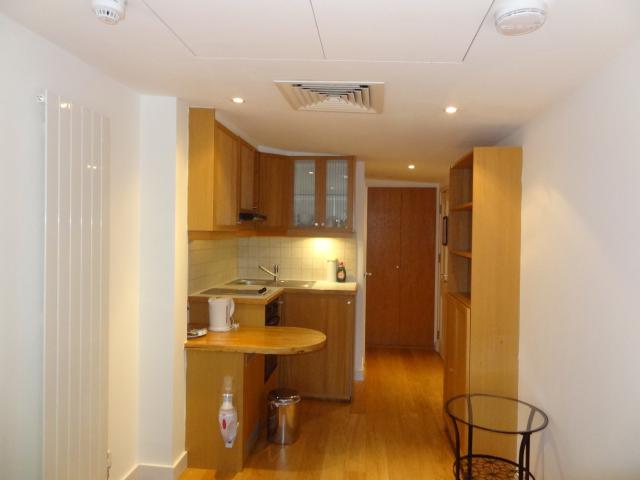Flat Cartwright Gardens in Greater London