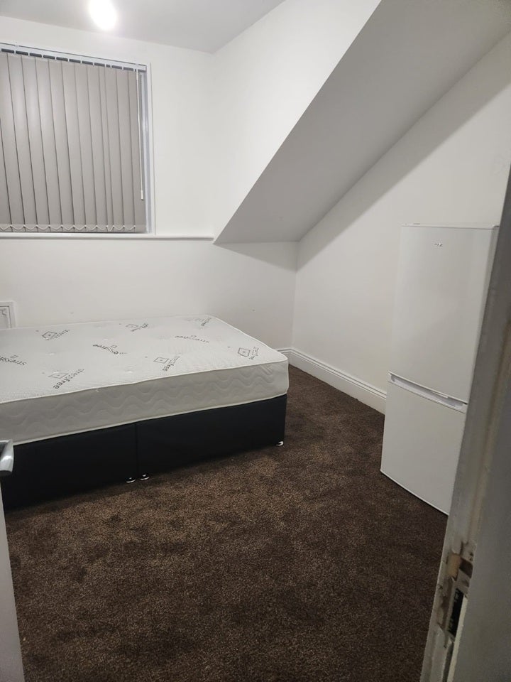 Room Bradford Road in Kirklees