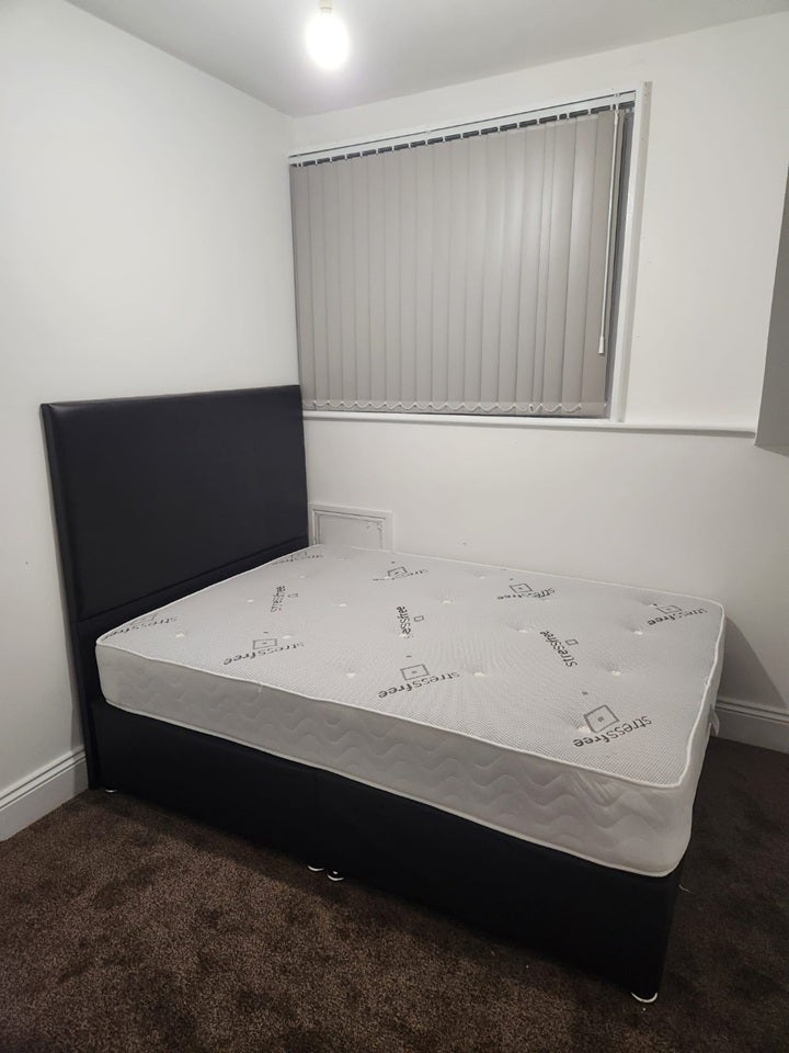 Room Bradford Road in Kirklees