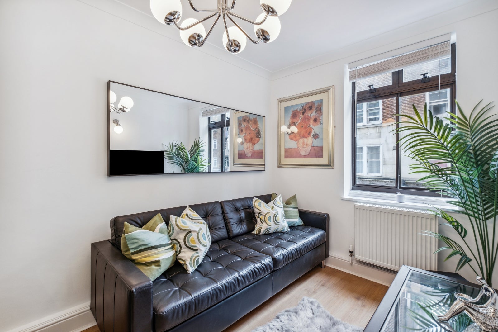 Flat Upper Berkeley Street in City of Westminster