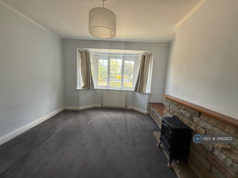 Flat Grange View Road in Greater London
