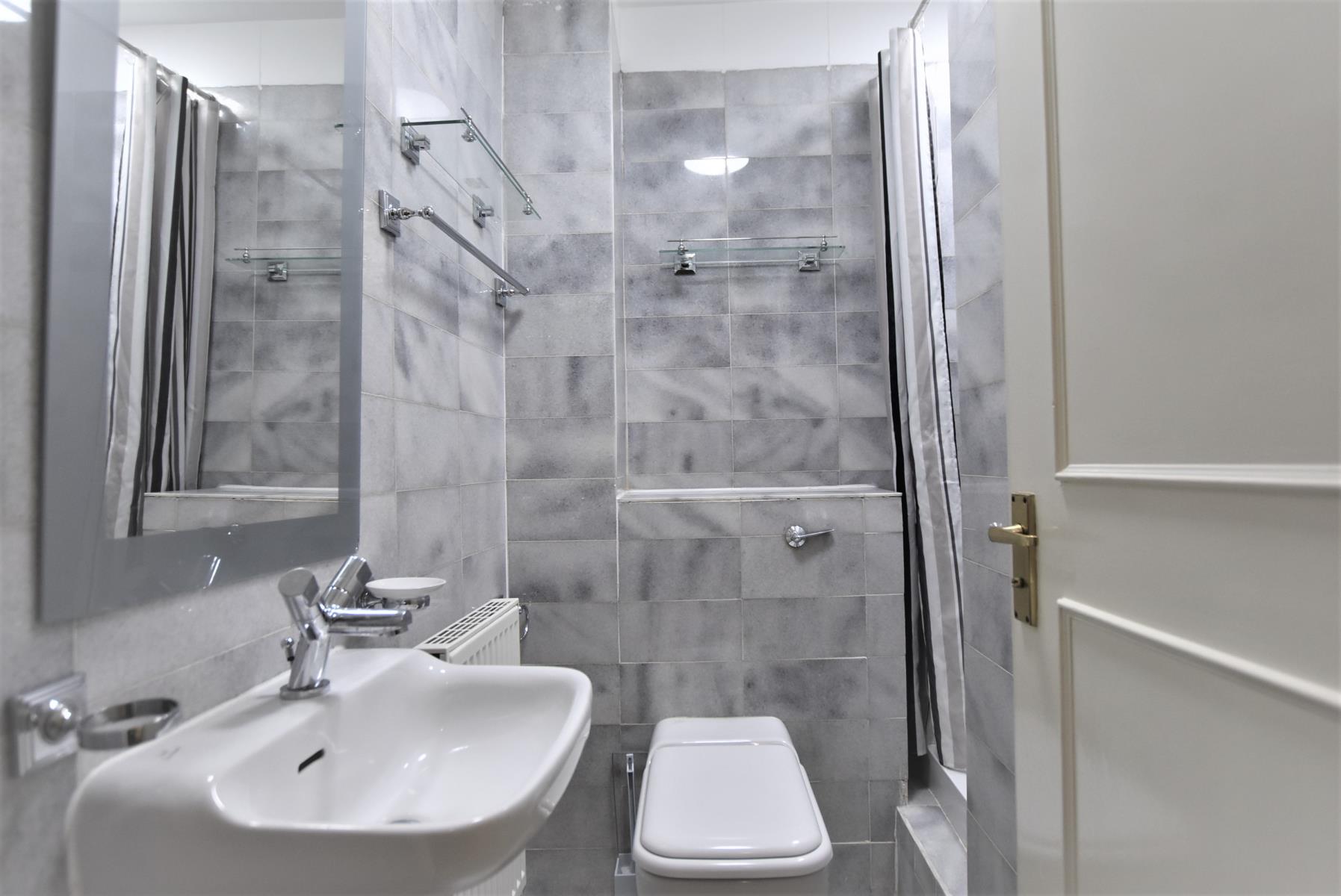 Flat Netherhall Gardens in Greater London
