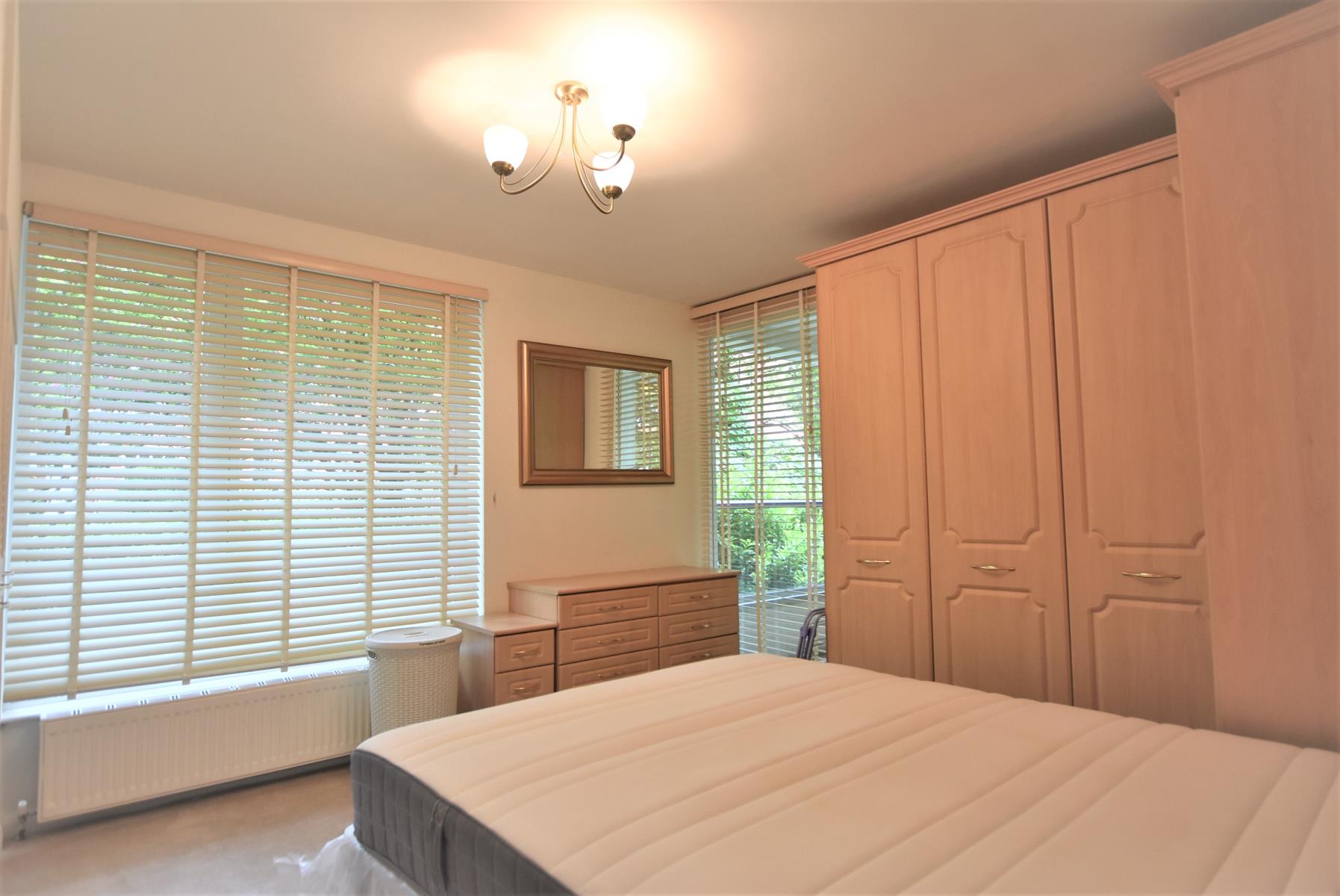 Flat Netherhall Gardens in Greater London