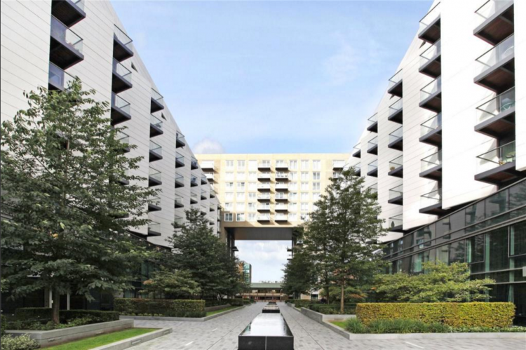 Flat Baltimore Wharf in Greater London