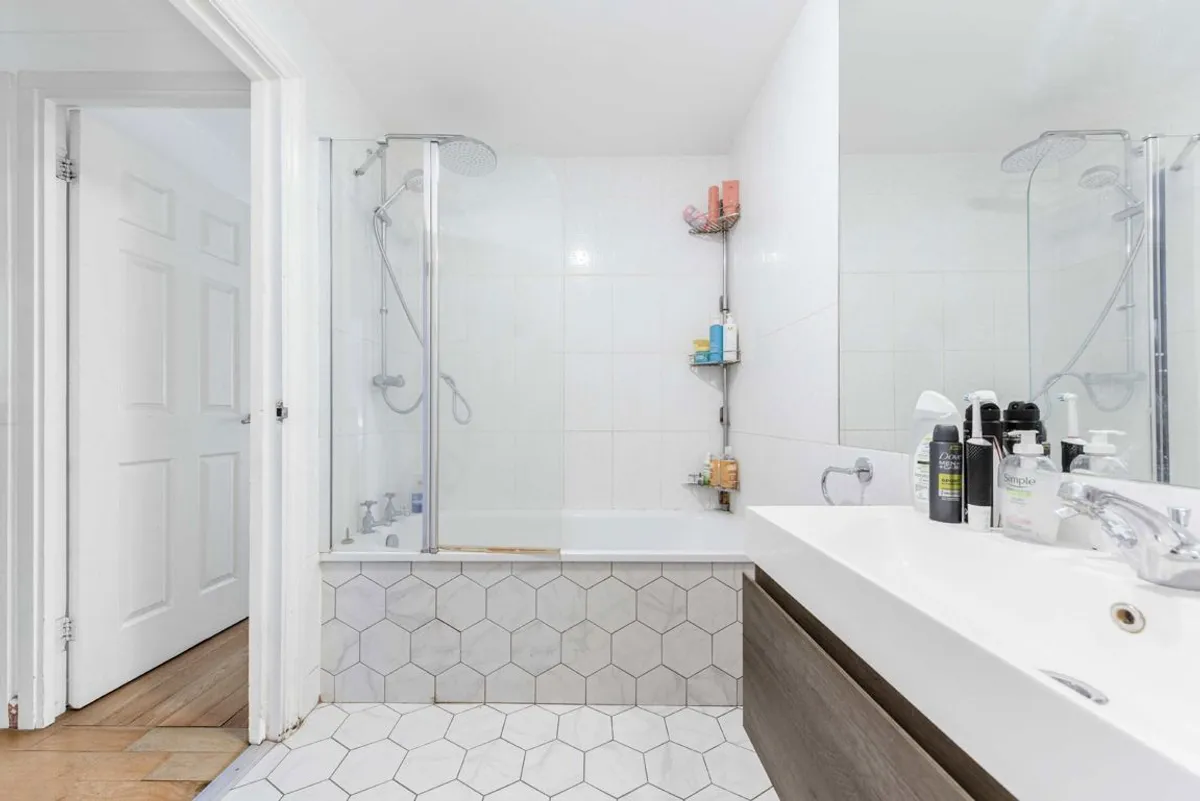Flat Ericcson Close in Greater London