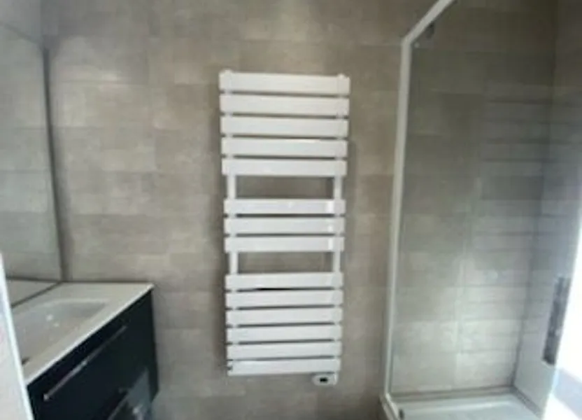 Appartement Avenue Gaston Lescouzères à Roquefort
