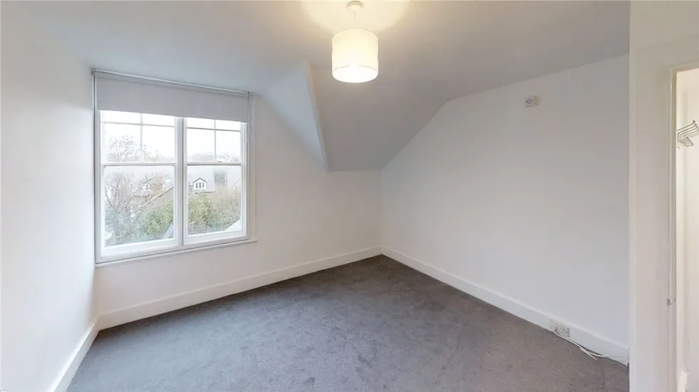 Flat Dene Road in Guildford