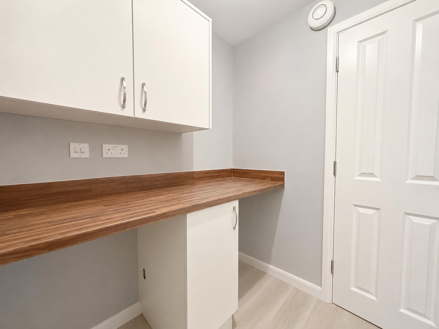 House Calgary Close in Havant