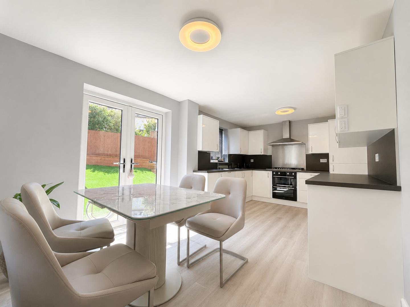 House Calgary Close in Havant