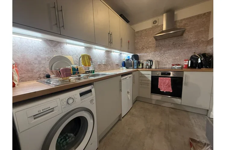 Flat Caledonian Crescent in City of Edinburgh