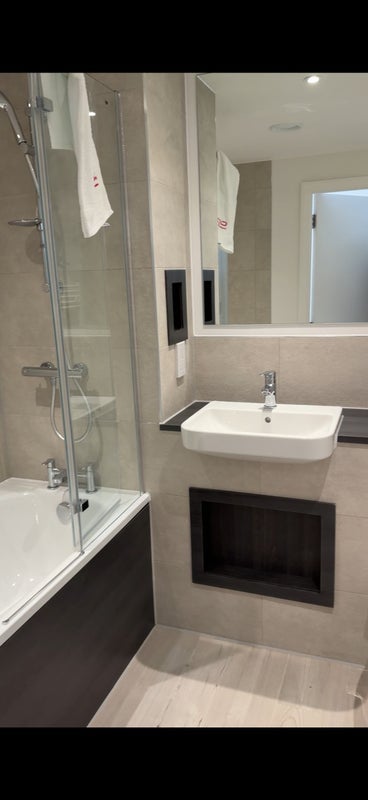 Room West Parkside in Greater London