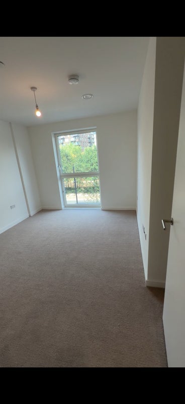 Room West Parkside in Greater London