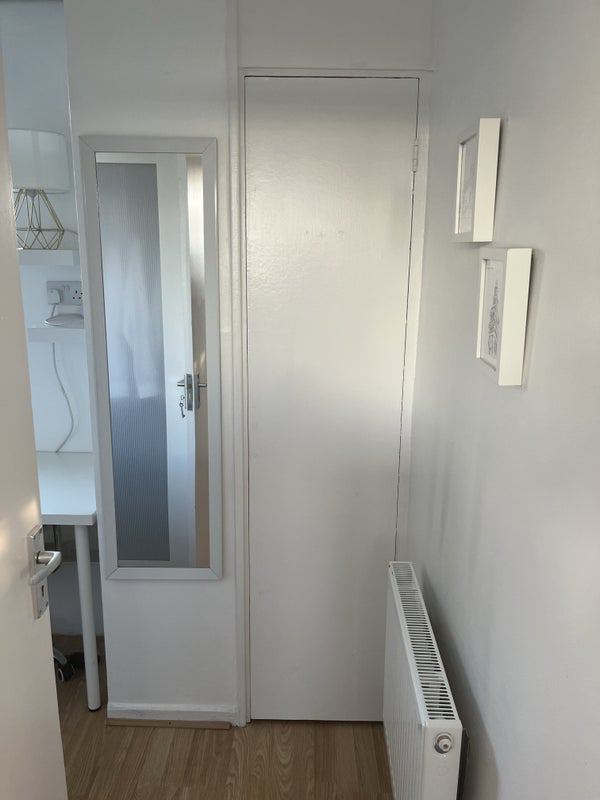 Room Willington Road in Greater London