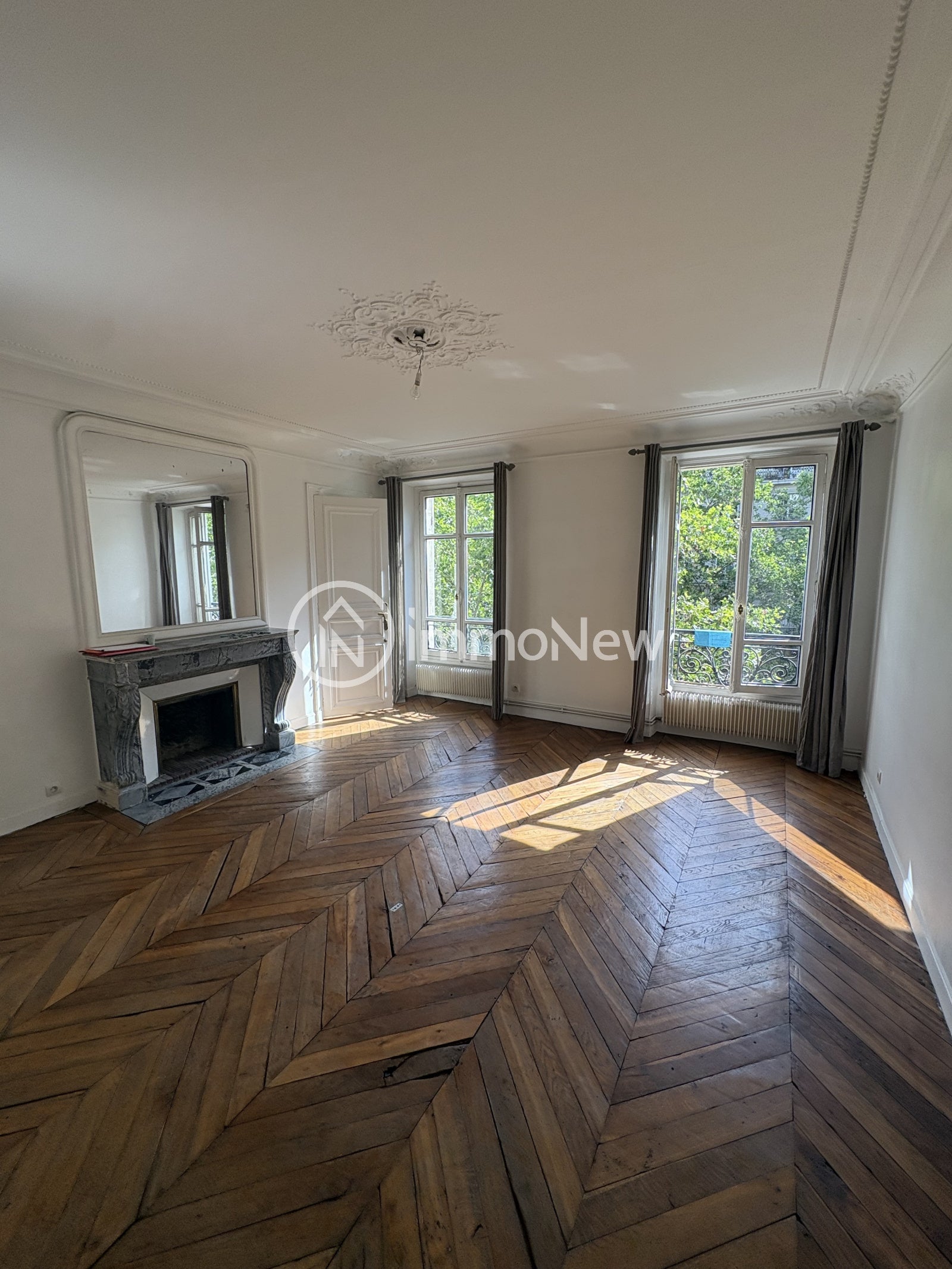 Appartement Impasse Crozatier à Paris