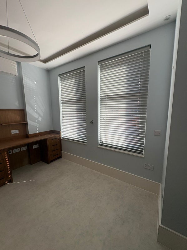 Room Hailsham Avenue in Greater London