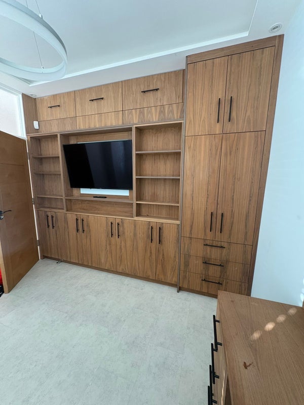 Room Hailsham Avenue in Greater London