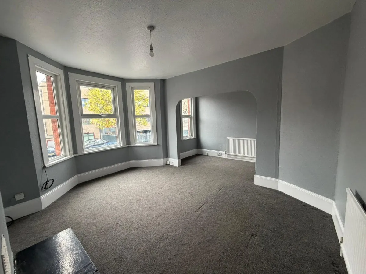 Flat Aberdeen Road in Greater London