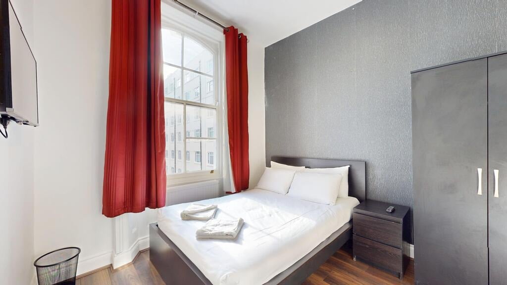 Flat Talbot Square in City of Westminster