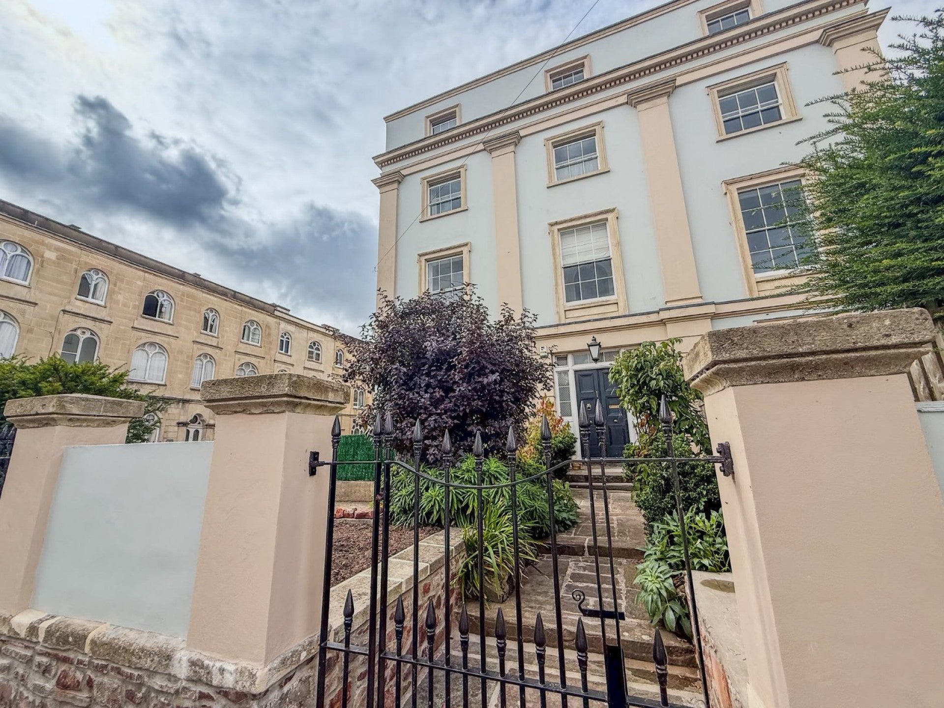 House Tottenham Place in Bristol