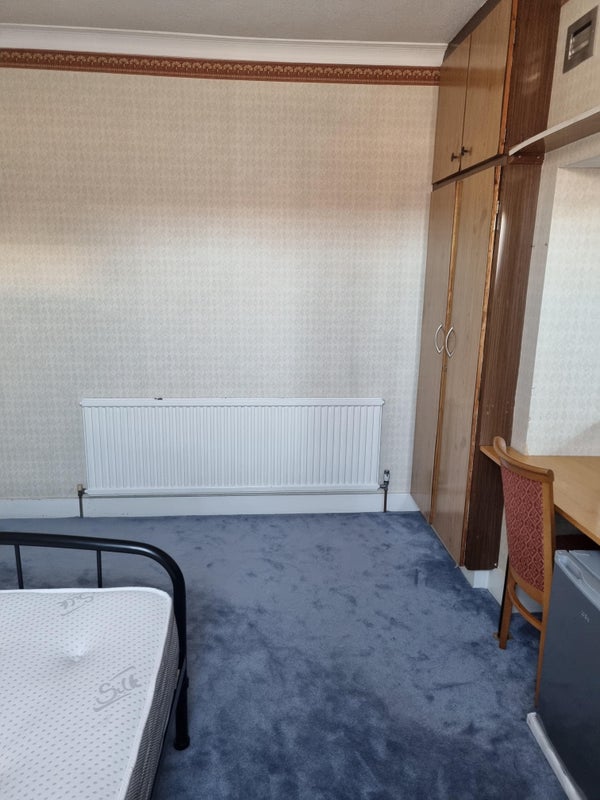 Room Clifton Avenue in Greater London