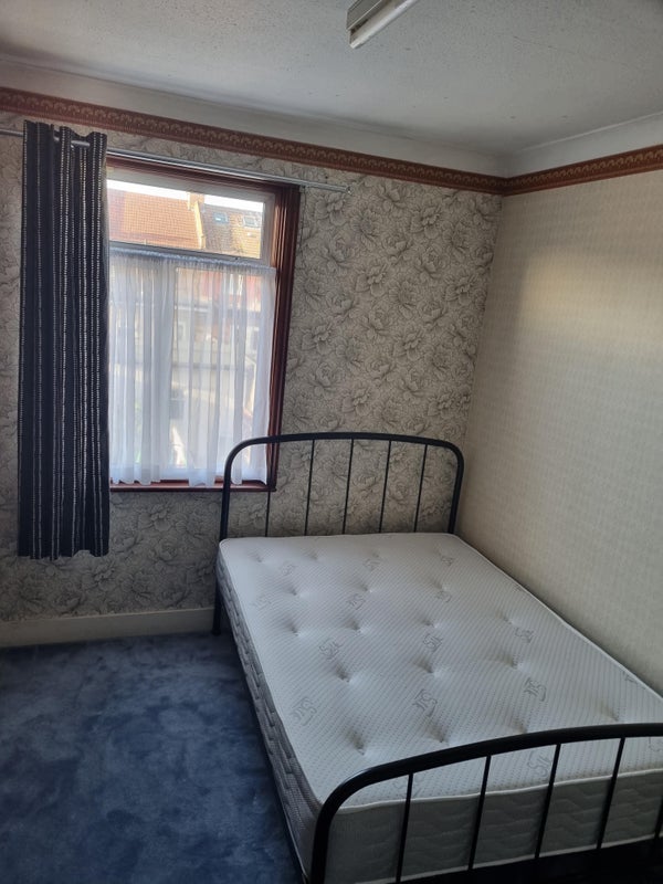 Room Clifton Avenue in Greater London