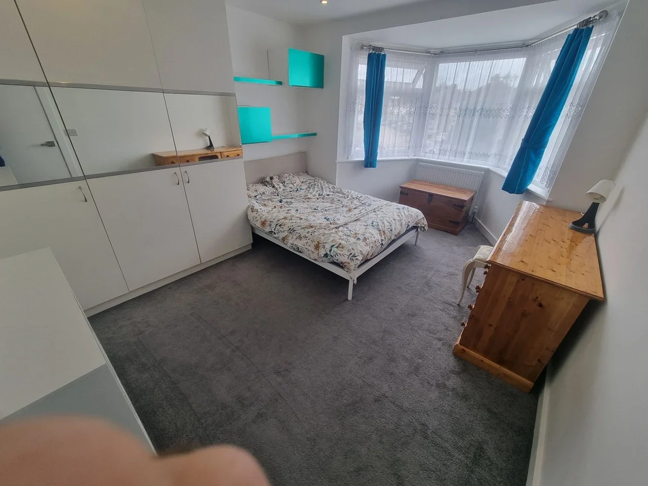 Room Cotswold Close in Greater London