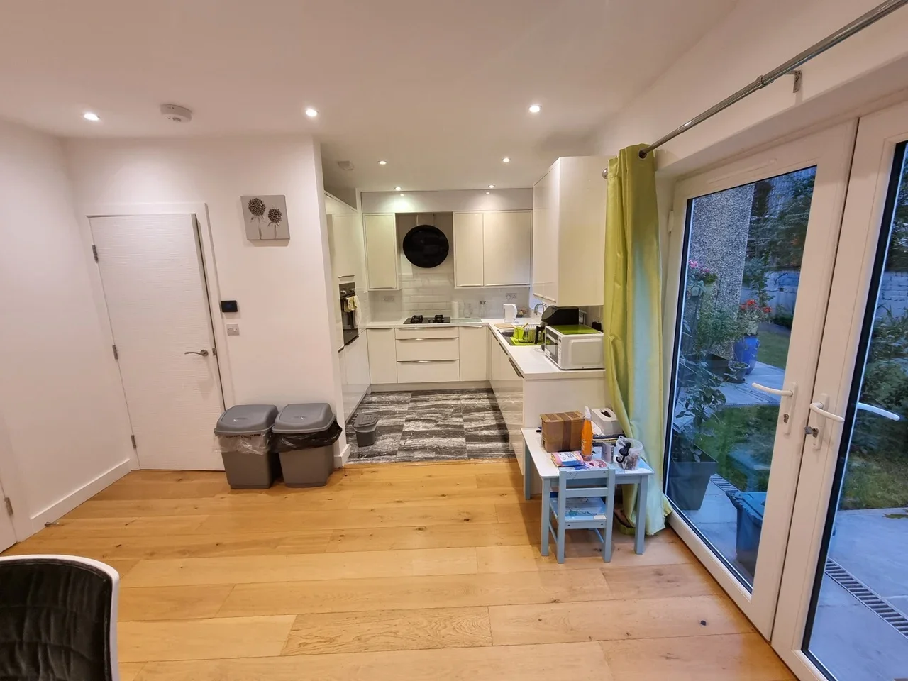 Room Cotswold Close in Greater London