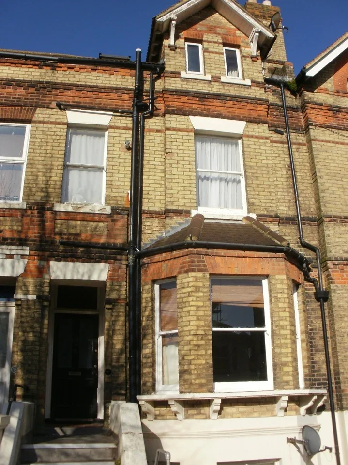 Flat Guildhall Street North in Folkestone and Hythe District