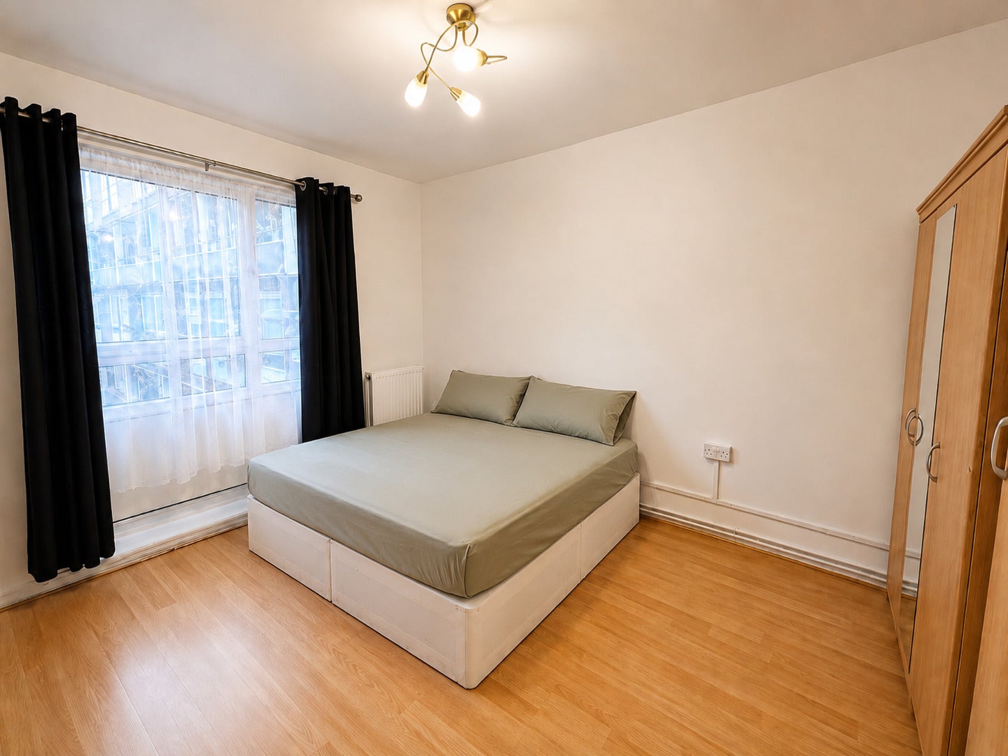 Flat Compton Close in Greater London
