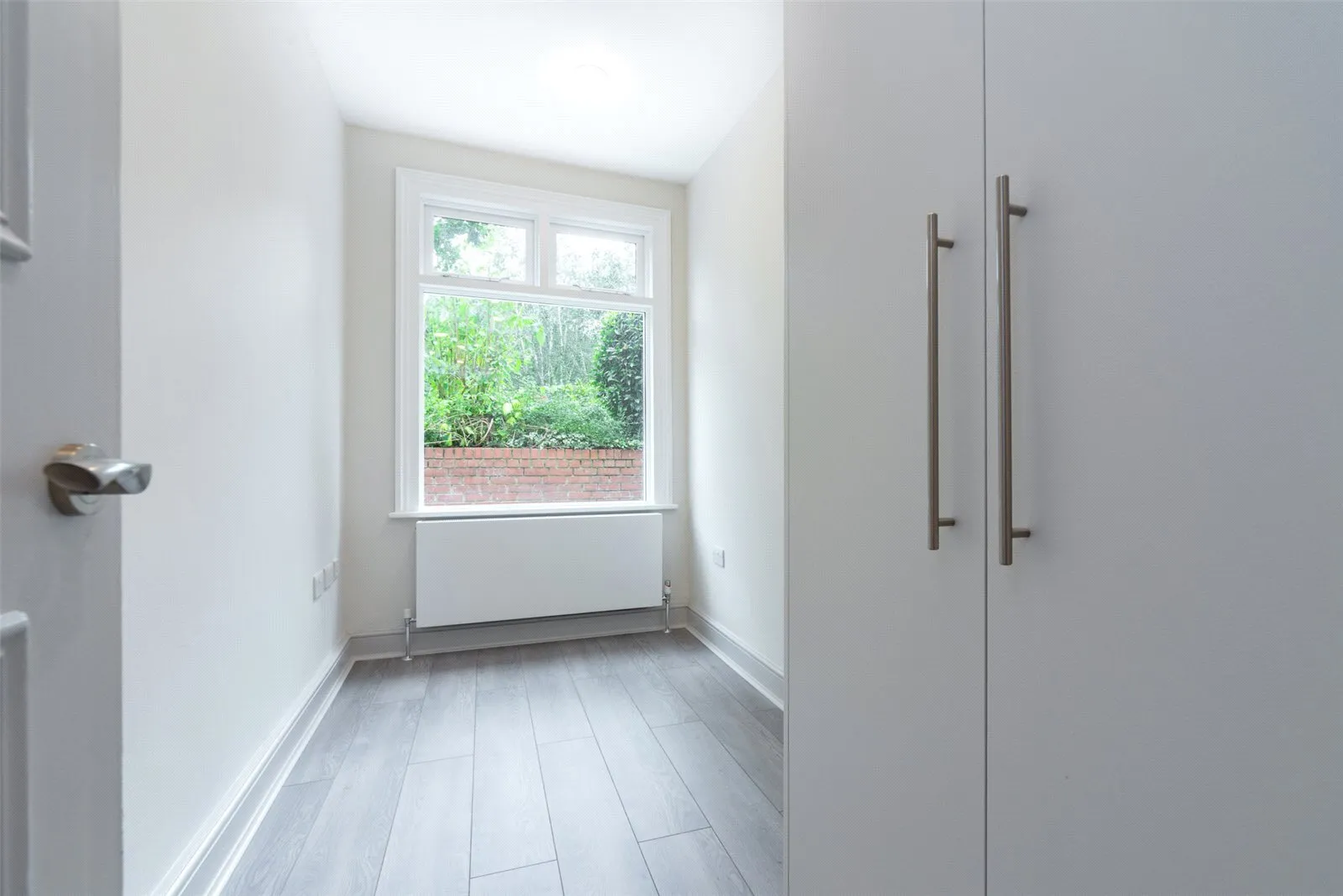 Flat Broadhurst Gardens in Greater London