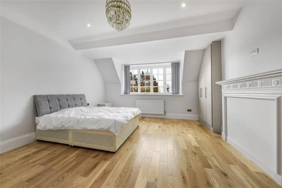 Flat Clifton Court in City of Westminster