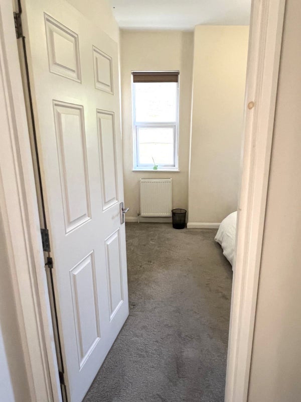 Room Gilmore Road in Greater London