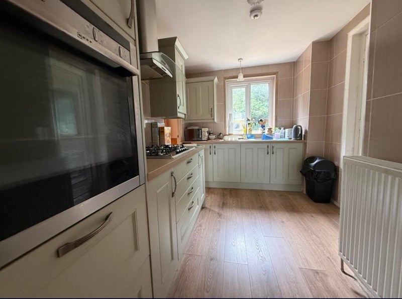 Room Sharrard Close in Sheffield