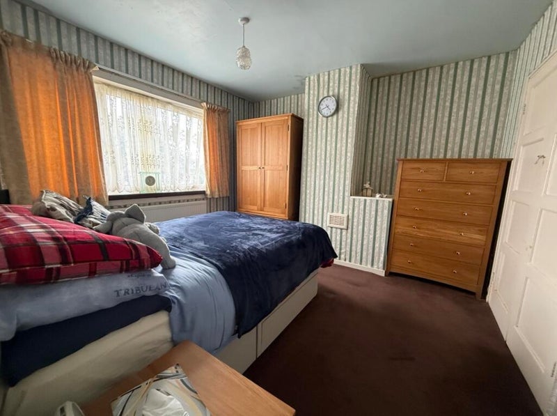 Room Sharrard Close in Sheffield