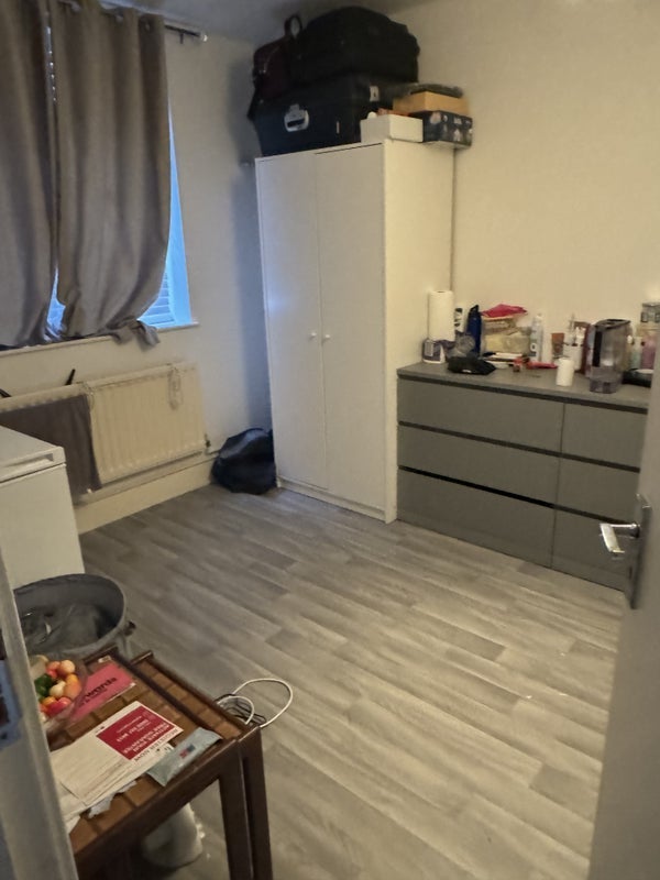 Room Thrush Street in Greater London