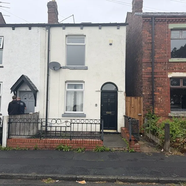 House Victoria Road in Wigan