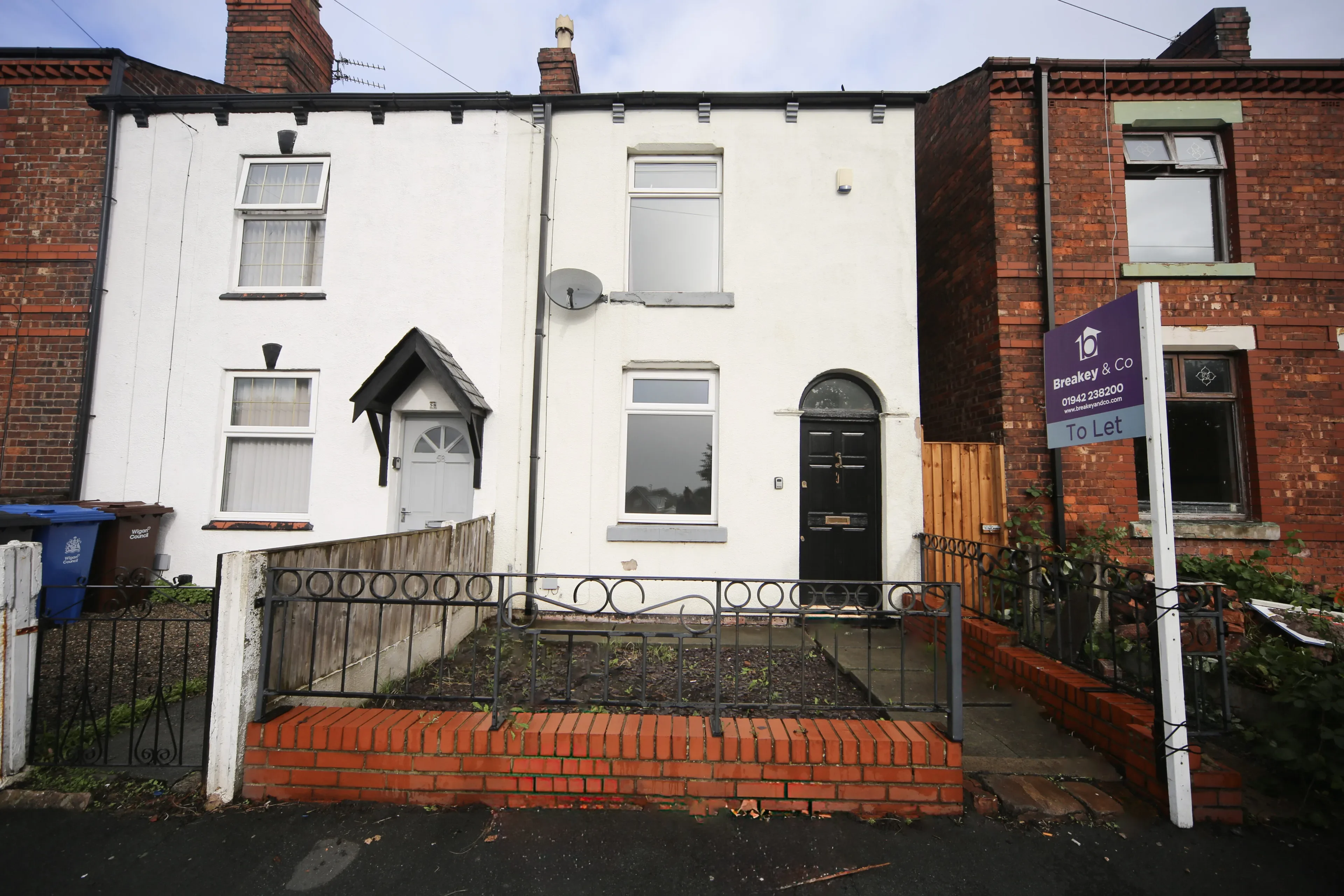 House Victoria Road in Wigan