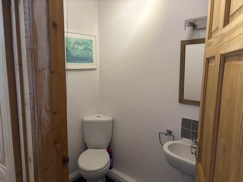 Room Cossham Road in Bristol