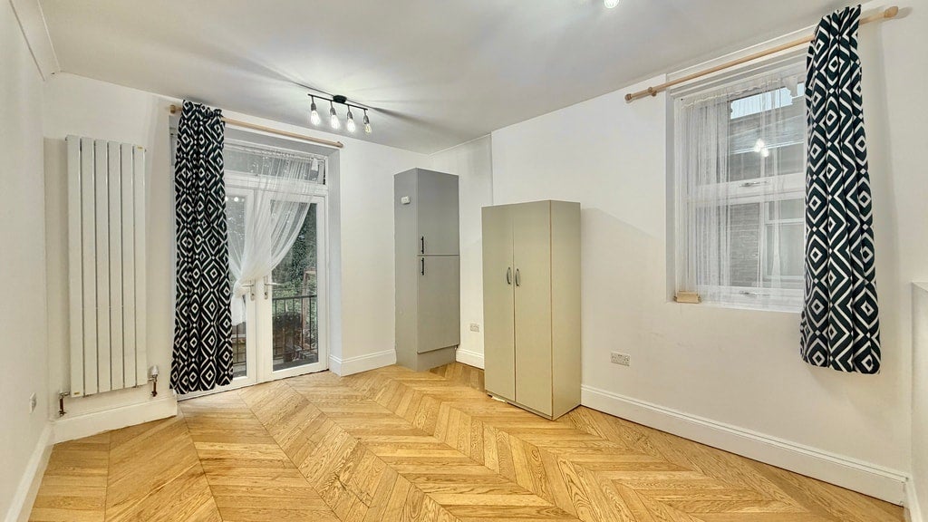 Flat High Road Leyton in Greater London